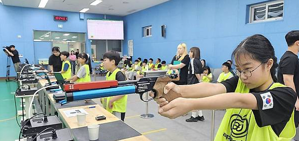 지난달 31일, 충남 서산시가 마련한 어린이 스포츠 사격 체험 교실